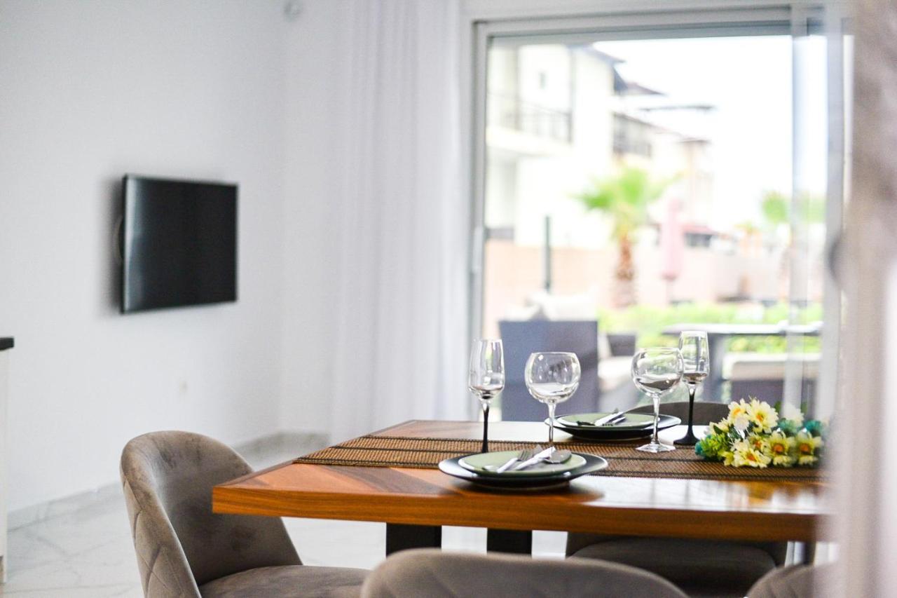 Acrotel Porto Brava Luxury Villas Ormos Panagias Dış mekan fotoğraf
